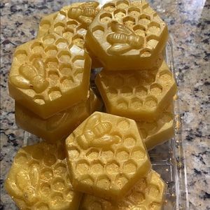 ITS THE BEES KNEES HERBAL SOAP!